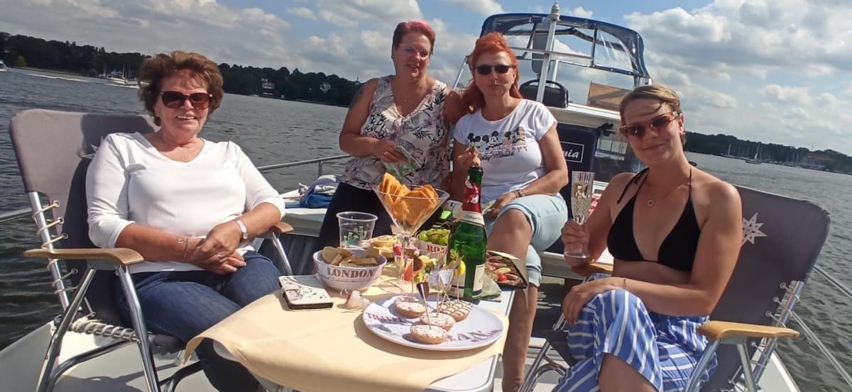 2h Potsdamer Schlösserrundfahrt inklusive Skipper