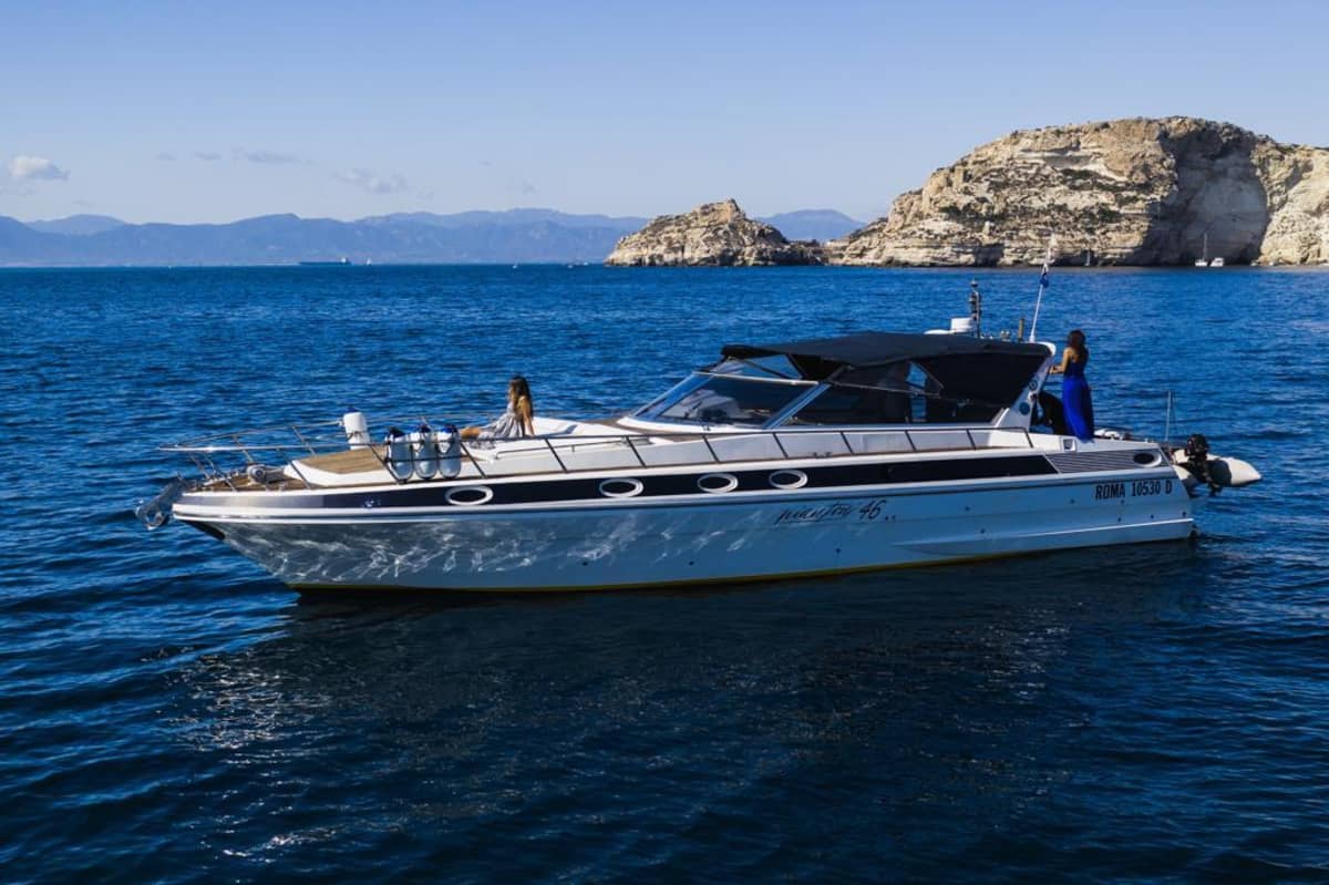 Ein Tag rund um Porto Corallo: Genießen Sie 7 Stunden Entdeckungstour mit dem Motorboot