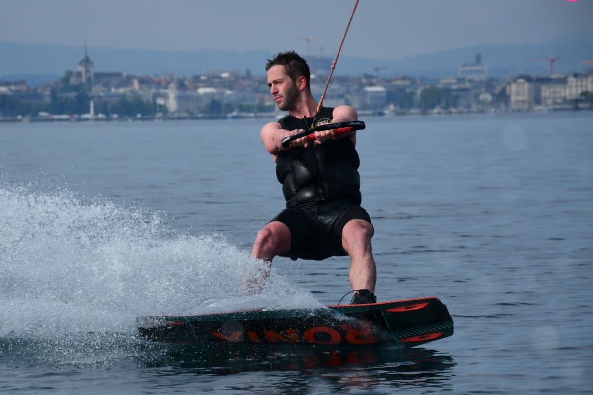 Sessão de descoberta de 1 hora: Wake, surf e slide em um ambiente amigável