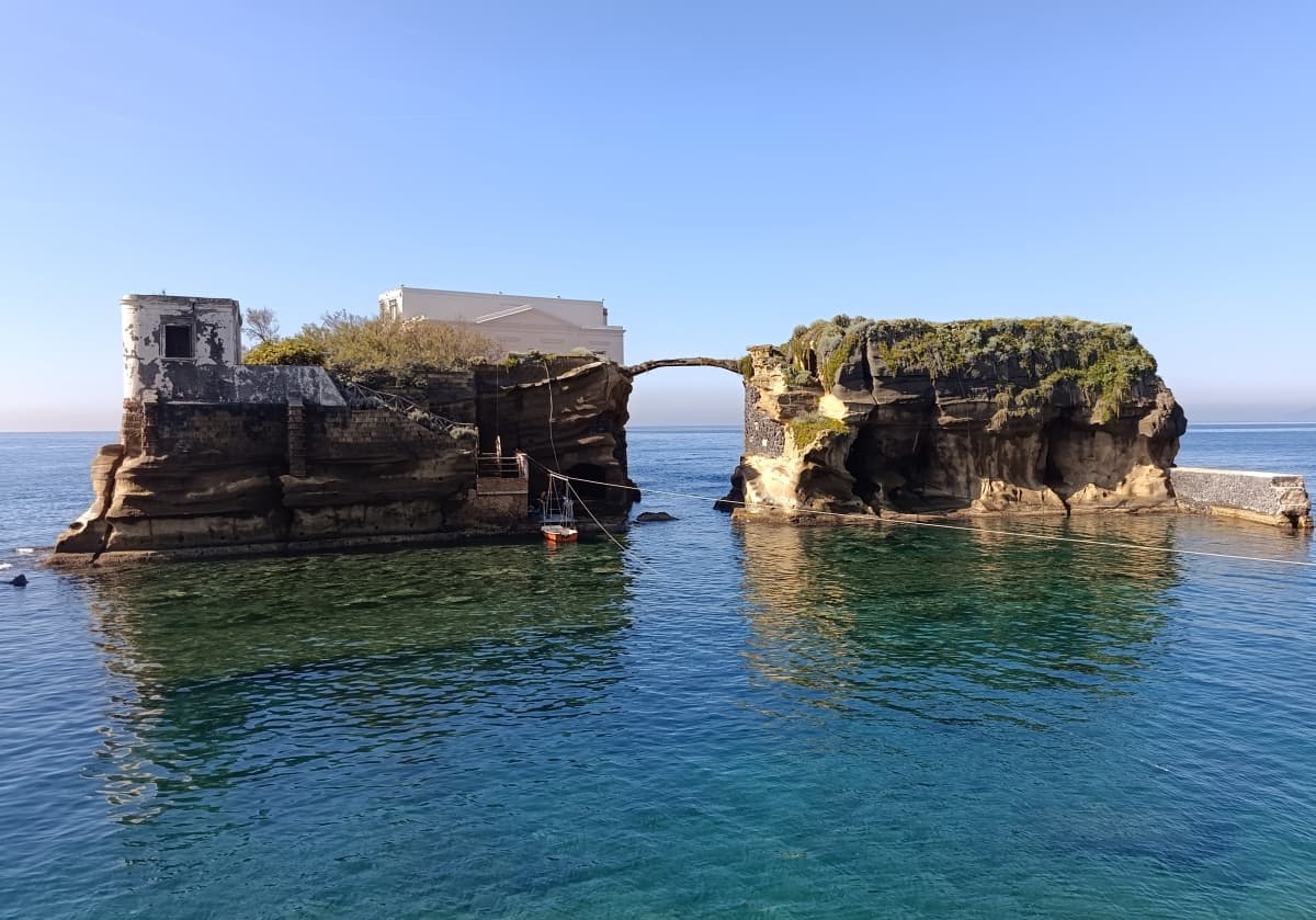 Exclusive access to La Gaiola