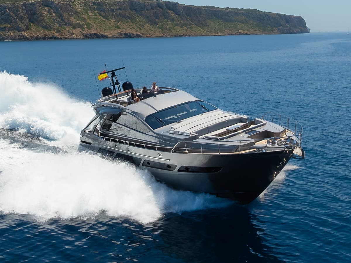 Expérience de yacht de luxe Pershing 9X à Majorque