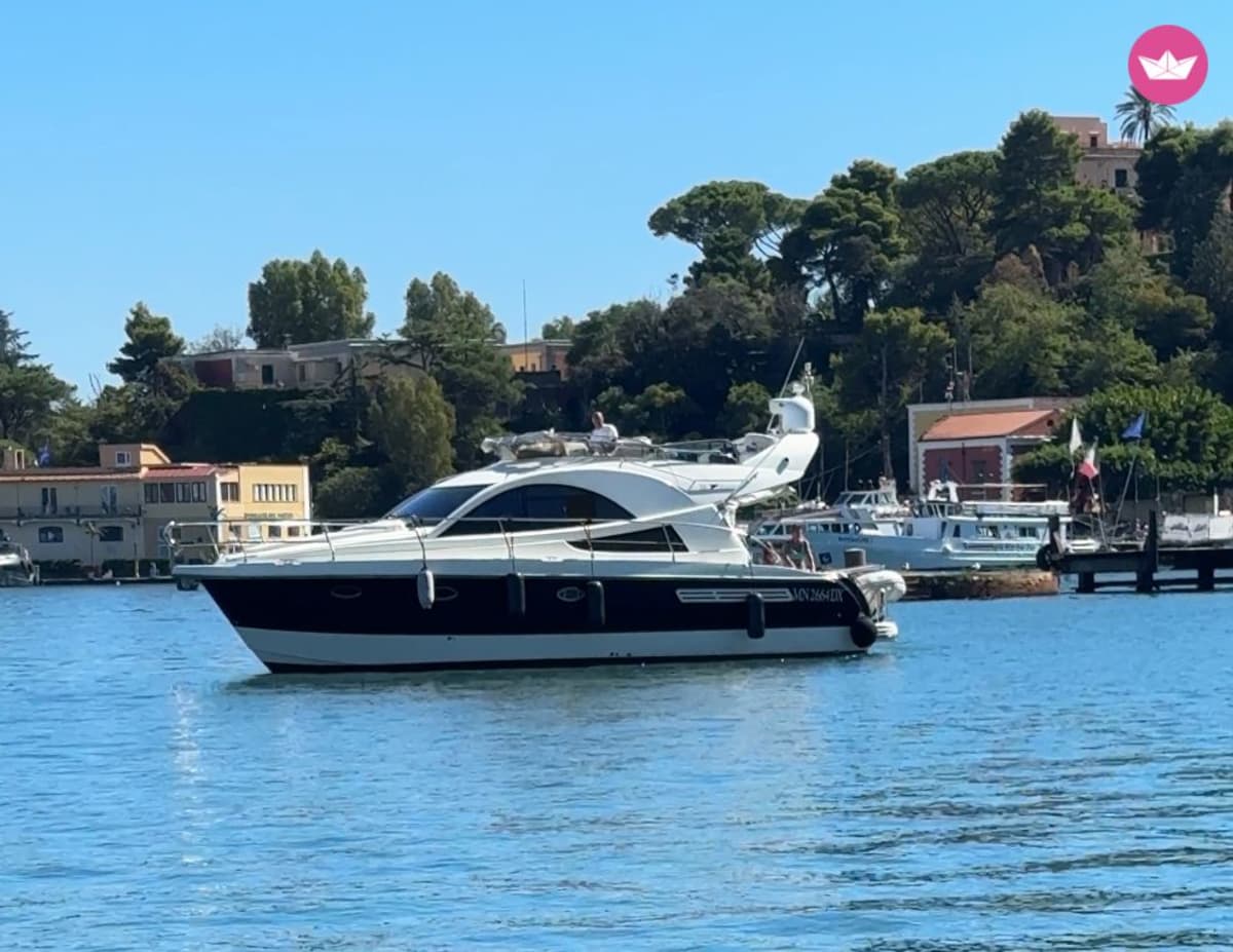 Between Sant'Angelo, the Aragonese Castle, and hidden coves