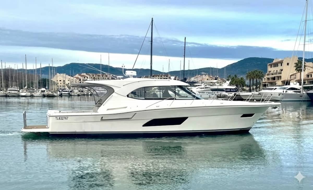 Demi-journée en yacht avec skipper – Cannes