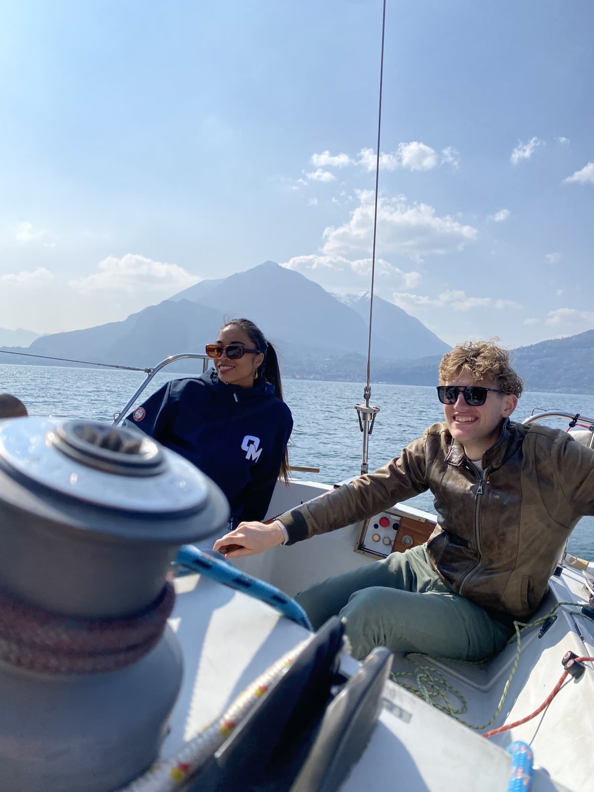 Experiência Vela – Navegue no Lago Como em total relaxamento.