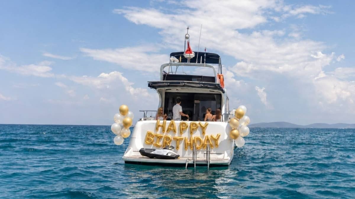 Escursione giornaliera di lusso in yacht a Bodrum