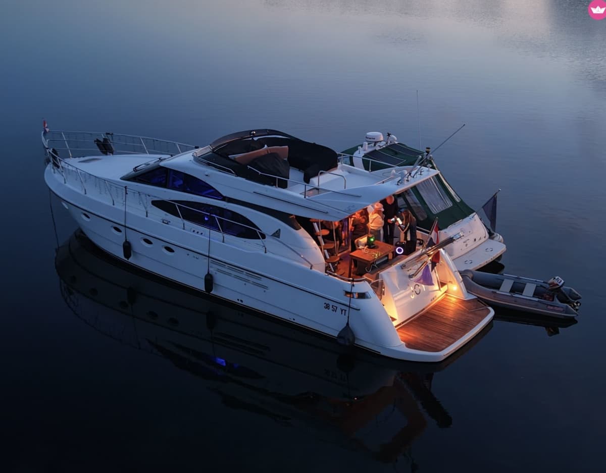 Historic sightseeing cruise from Kerkdriel