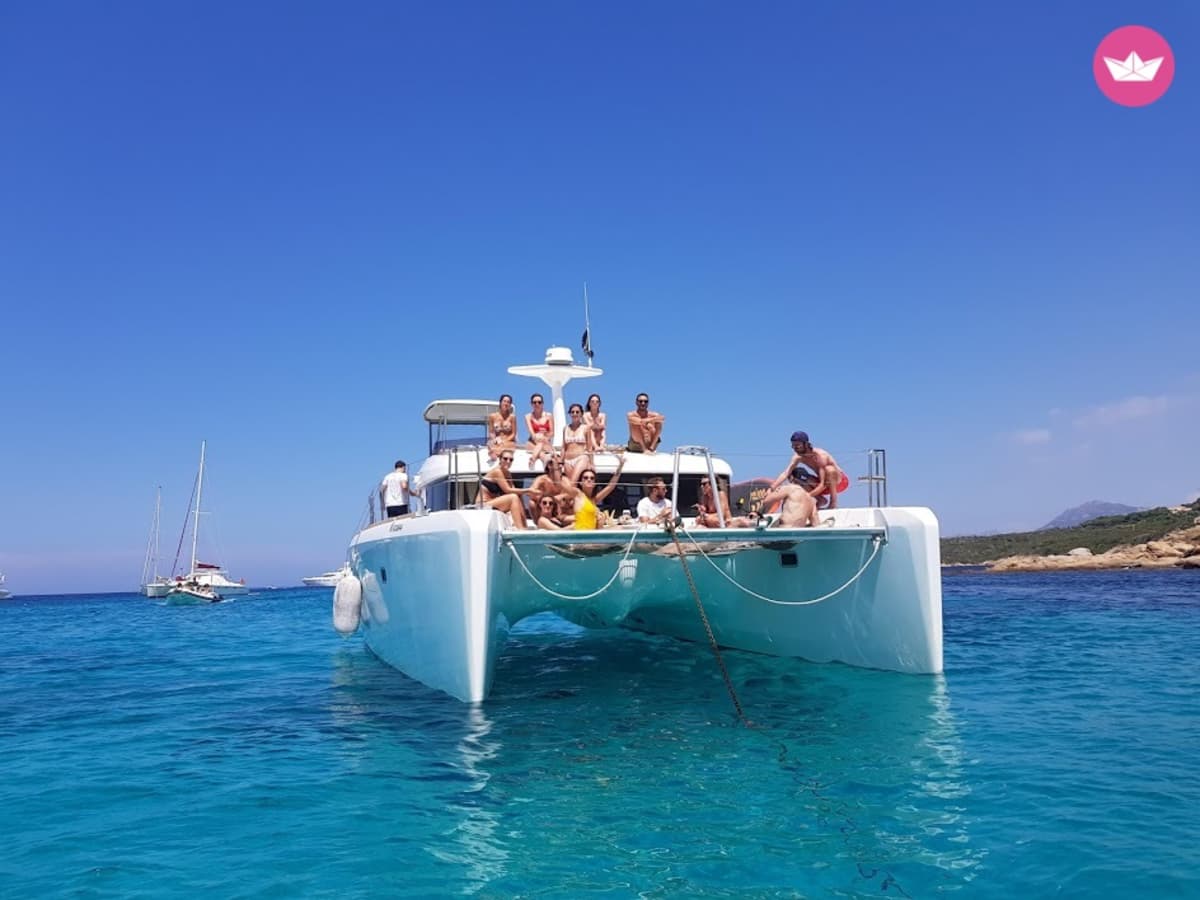 PRIVATE CATAMARAN EXPERIENCE FROM CANNES