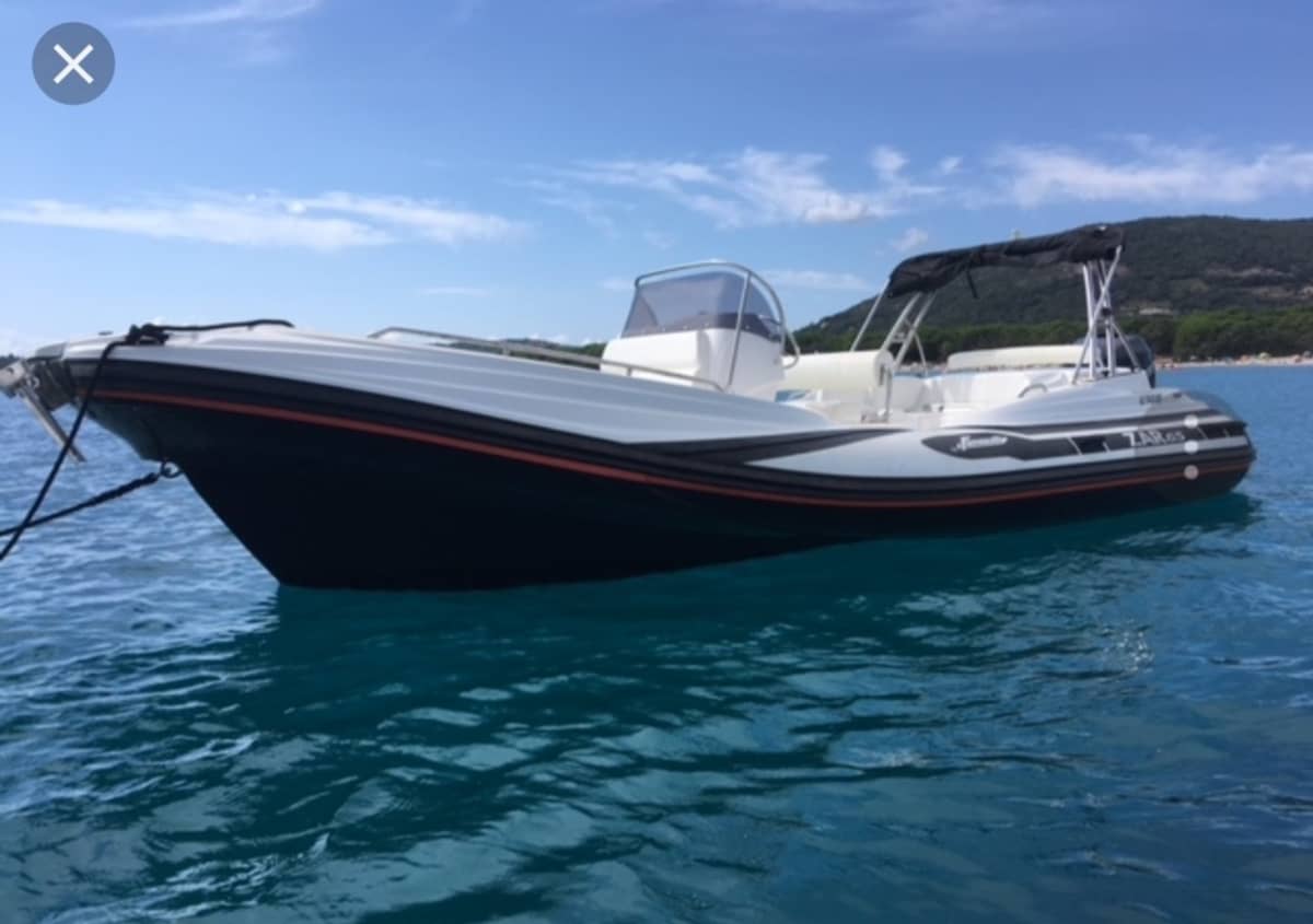 Erkunden Sie Omiš mit dem Boot: Ein ganzer Tag auf dem Wasser an Bord eines Motorboots