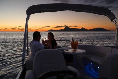 Toa Boat Bora Bora - Prywatna wycieczka o zachodzie słońca na pokładzie łodzi Majestic.