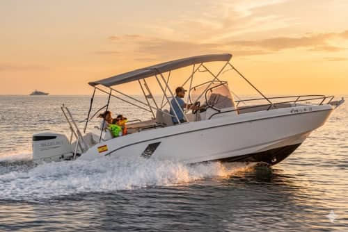 Sunset VIP à Palma : 2 h tout compris (skipper et carburant)