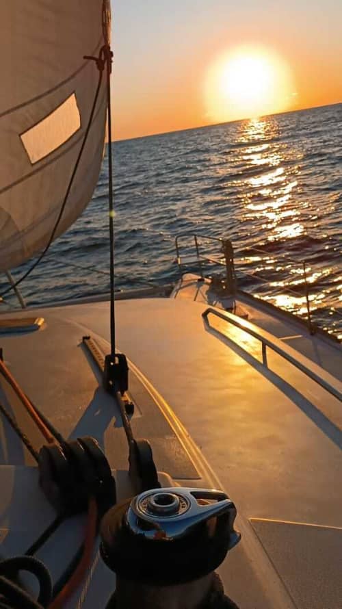 Ηλιοβασίλεμα - 2 ώρες η μαγεία και το καταμαράν