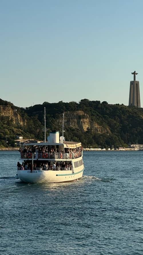 River Escape: tour di 3 ore in traghetto a Lisbona