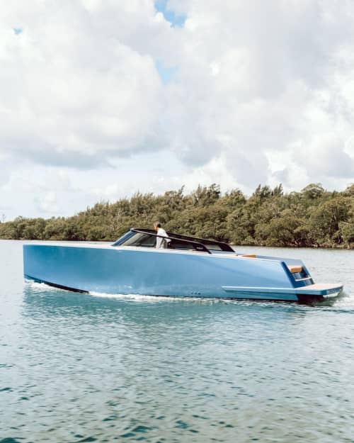 Ein Tag in Salò auf einem Motorboot
