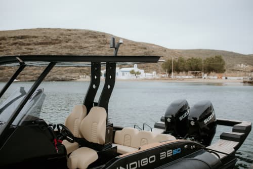 Privé boottocht rond Kythnos op een motorboot
