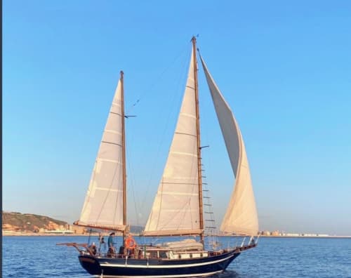 Escursione privata in barca a vela. Tour di 4 ore.