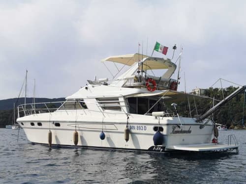Discover Follonica on a full-day excursion by motorboat
