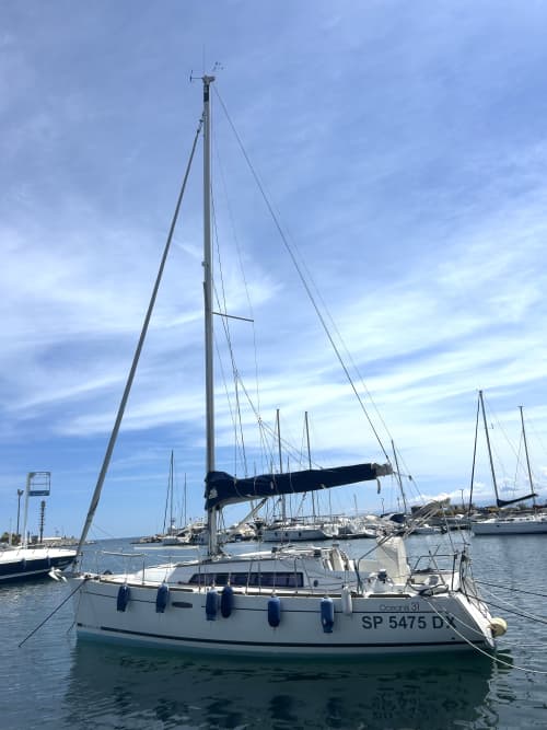 Avventure Blu tra Torri e Relitti