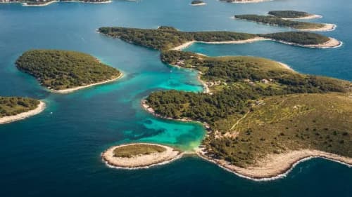 Île privée de la Corne d'Or, Brac et Milna
