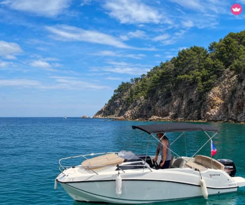 Escape to the French Riviera: Sea & Vineyards