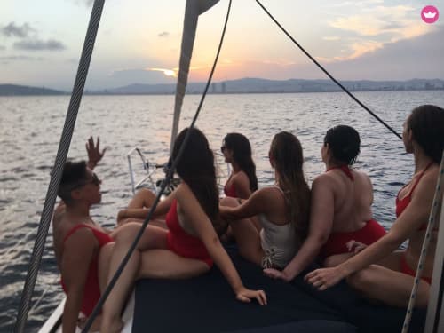 2ωρη ιδιωτική εκδρομή με σκάφος σε ένα όμορφο ιστιοφόρο