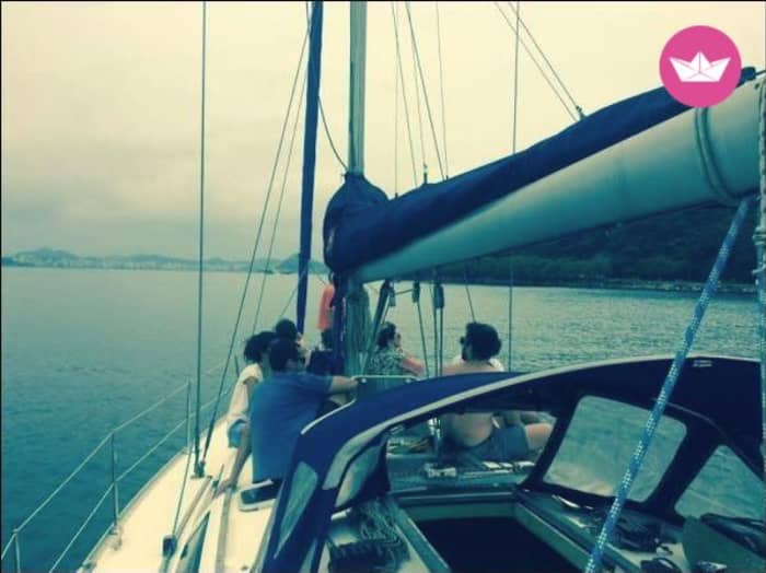6-godzinny rejs żaglówką w Angra dos Reis – wyspy, plaże i grill na pokładzie