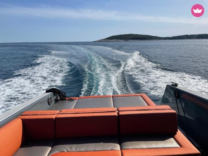 Blauwe wateren en eilandvibes – Dagcruise vanuit Hvar