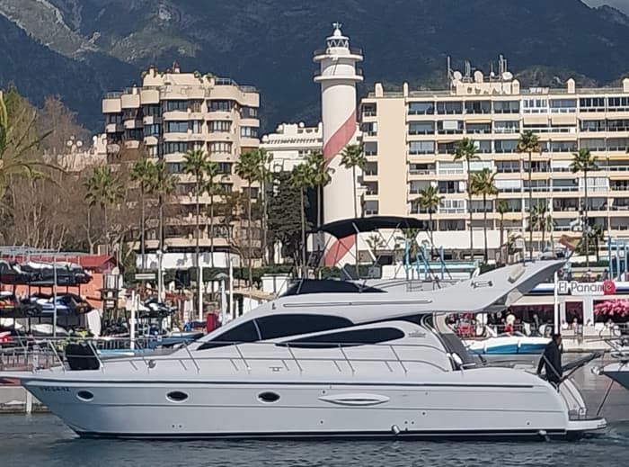 Relaxing Cruise on a Luxury Yacht