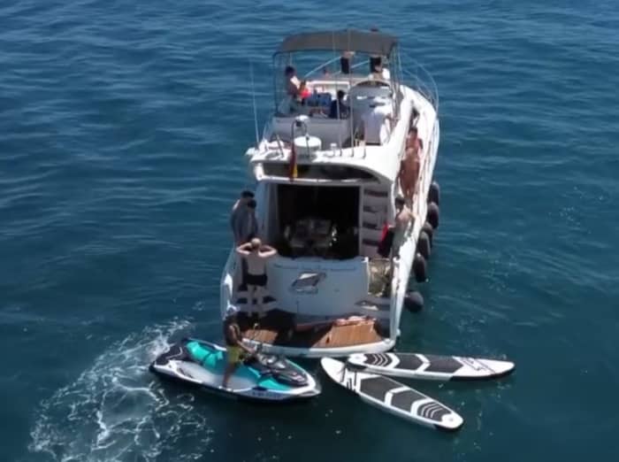 Full Day Cruise: Yacht Adventure
