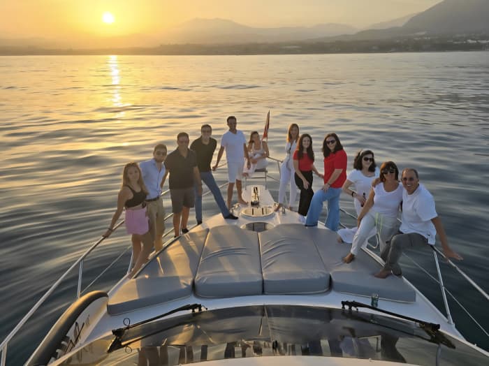 Full Day Cruise: Yacht Adventure
