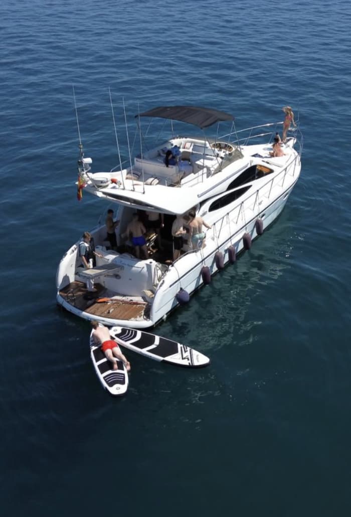 Full Day Cruise: Yacht Adventure