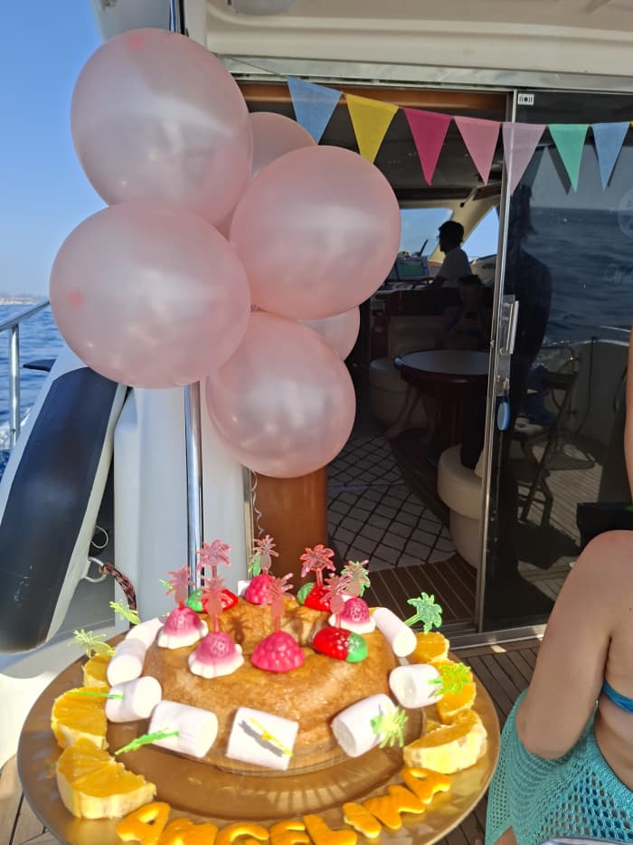 Relaxing Cruise on a Luxury Yacht