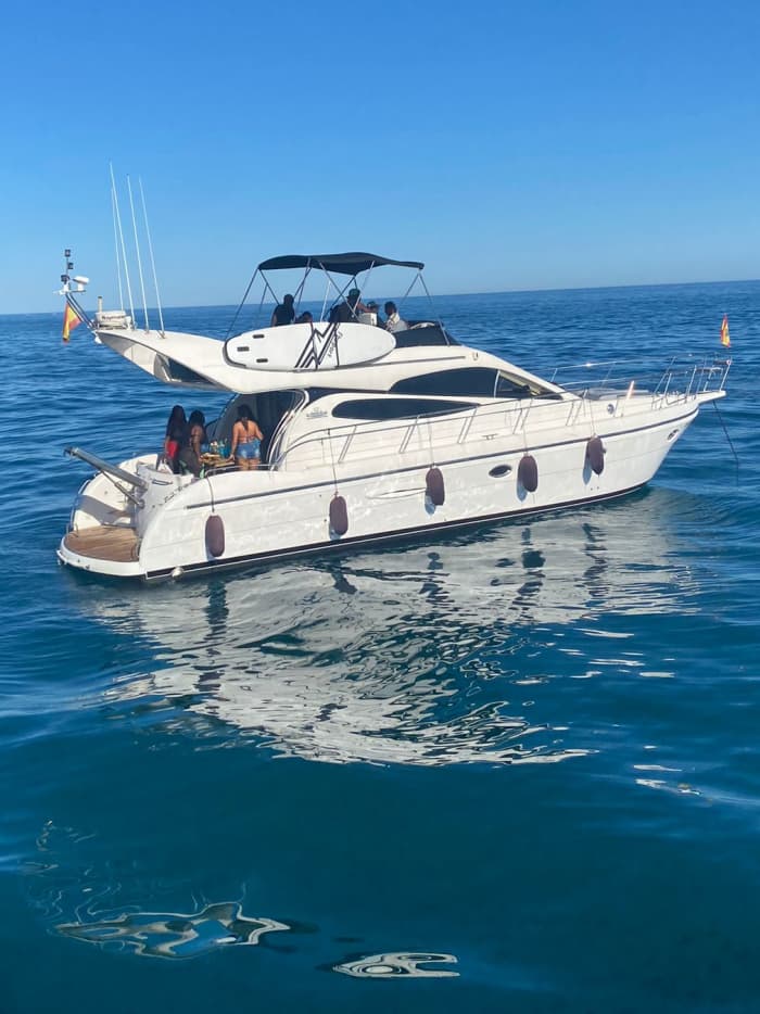 Relaxing Cruise on a Luxury Yacht