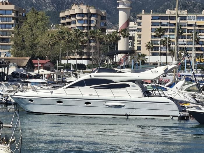 Relaxing Cruise on a Luxury Yacht