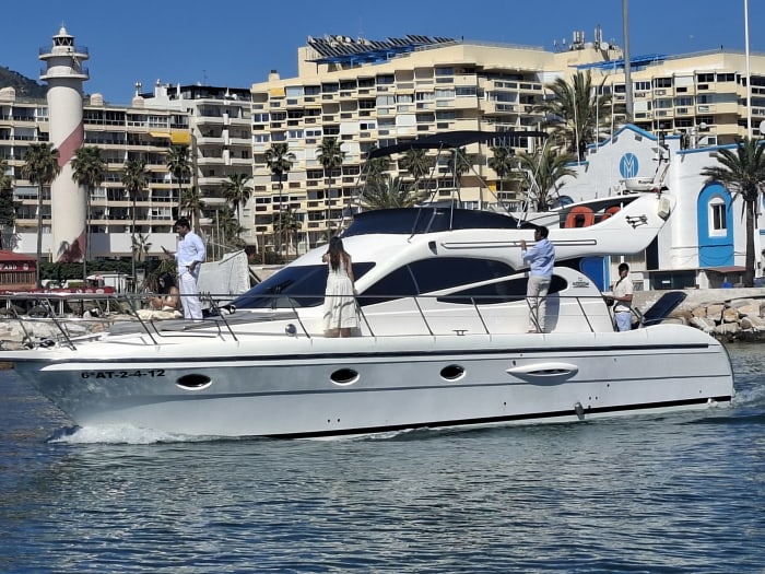 Full Day Cruise: Yacht Adventure