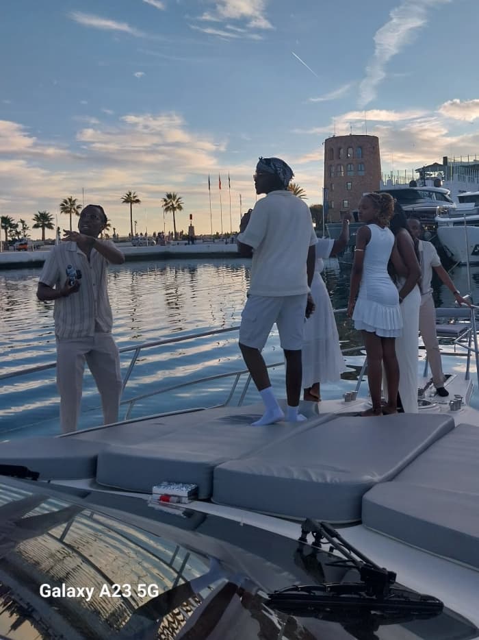 Full Day Cruise: Yacht Adventure