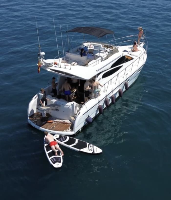 Full Day Cruise: Yacht Adventure