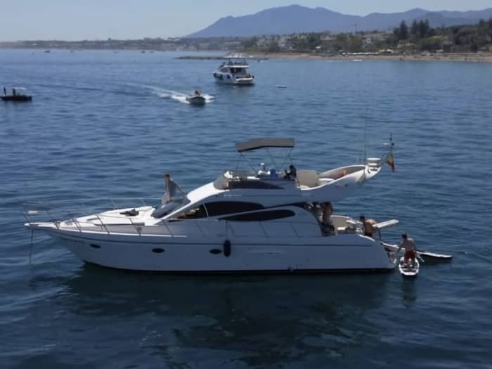 Full Day Cruise: Yacht Adventure