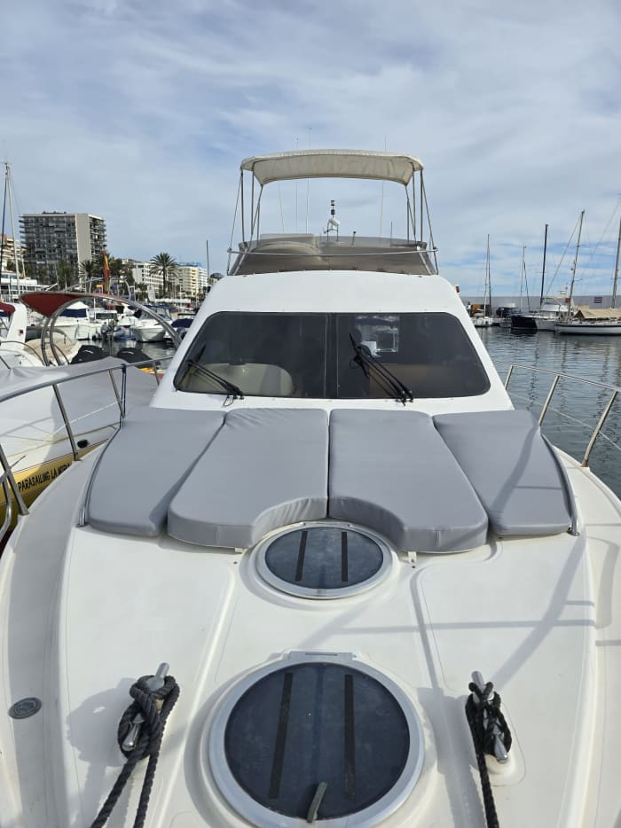 Full Day Cruise: Yacht Adventure