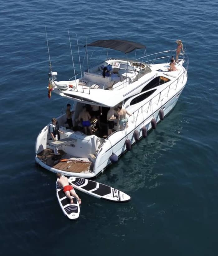 Full Day Cruise: Yacht Adventure