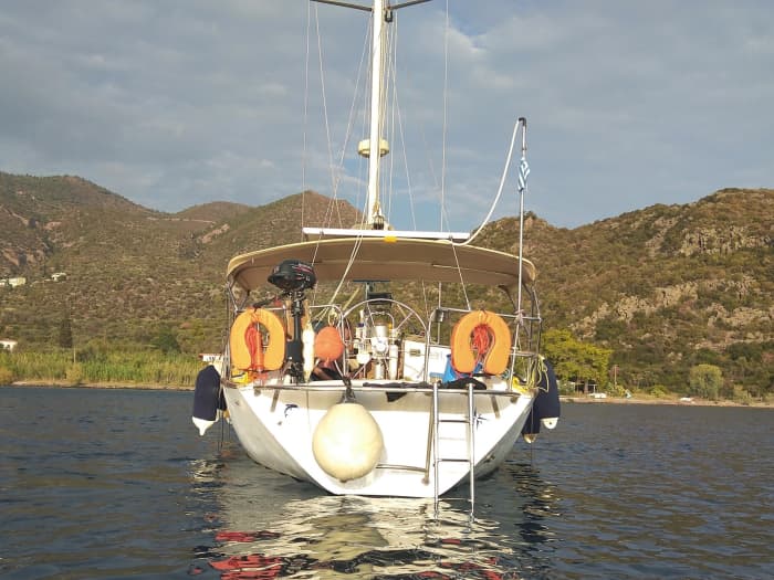 Cap sur le bonheur : une journée complète de navigation authentique au Pirée à bord d'un voilier
