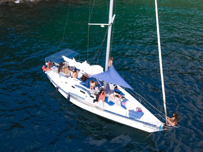 Huur een zeilboot voor een hele dag in Puerto Vallarta.
