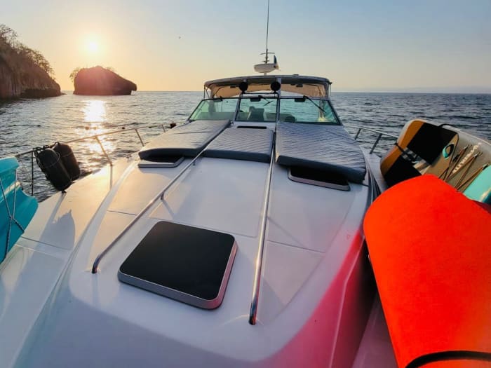 Détente à Puerto Vallarta : 9 heures de soleil sur un bateau à moteur