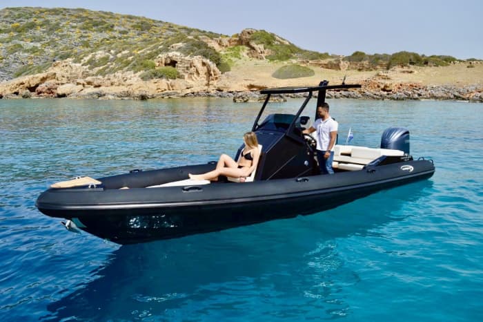 Scopri Agios Nikolaos a bordo di un motoscafo per 8 ore