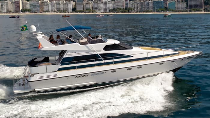 Azure Escape: Um cruzeiro luxuoso pelas baías icônicas do Rio