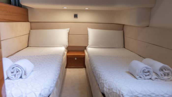Yachtdouro.pt / Half-day of luxury on a motor yacht