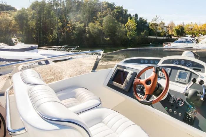 Yachtdouro.pt / Half-day of luxury on a motor yacht