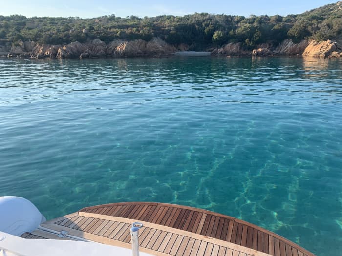 Une journée à la découverte des plus belles plages de la Costa Smeralda : détente absolue sur les eaux cristallines les plus belles de la côte