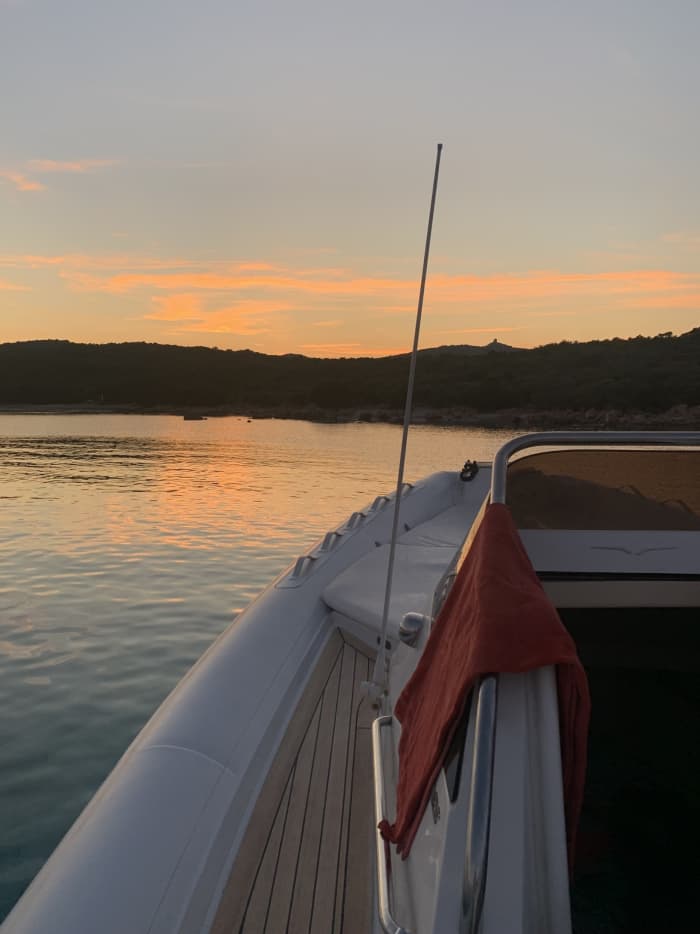 Une journée à la découverte des plus belles plages de la Costa Smeralda : détente absolue sur les eaux cristallines les plus belles de la côte