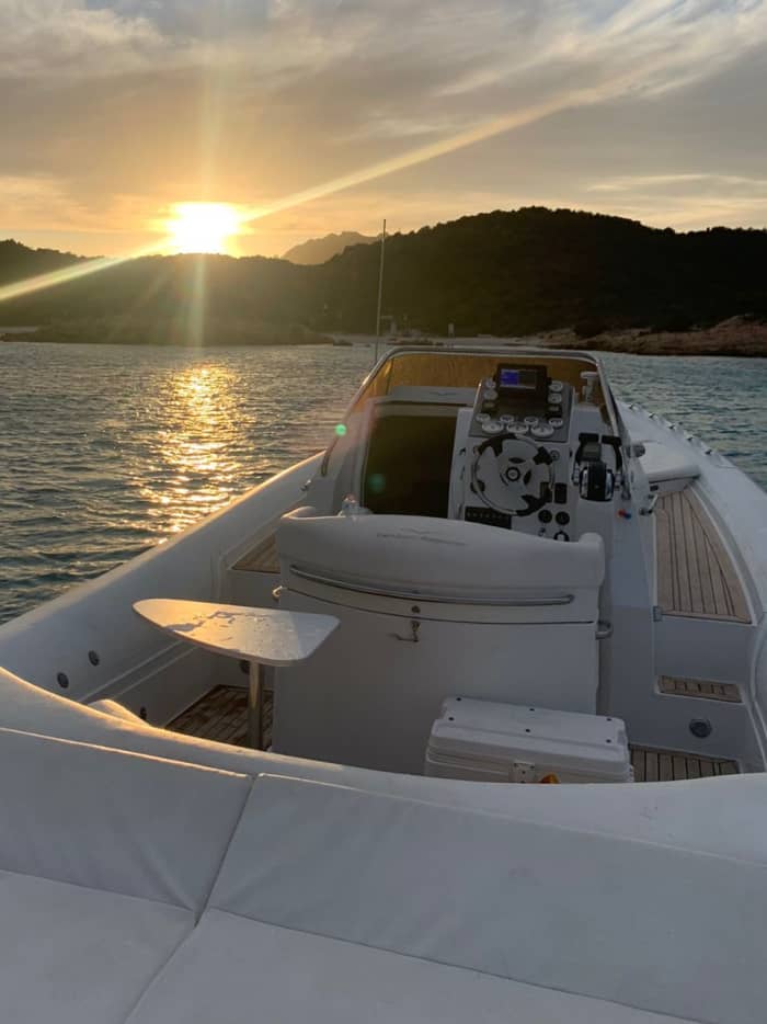 Une journée à la découverte des plus belles plages de la Costa Smeralda : détente absolue sur les eaux cristallines les plus belles de la côte