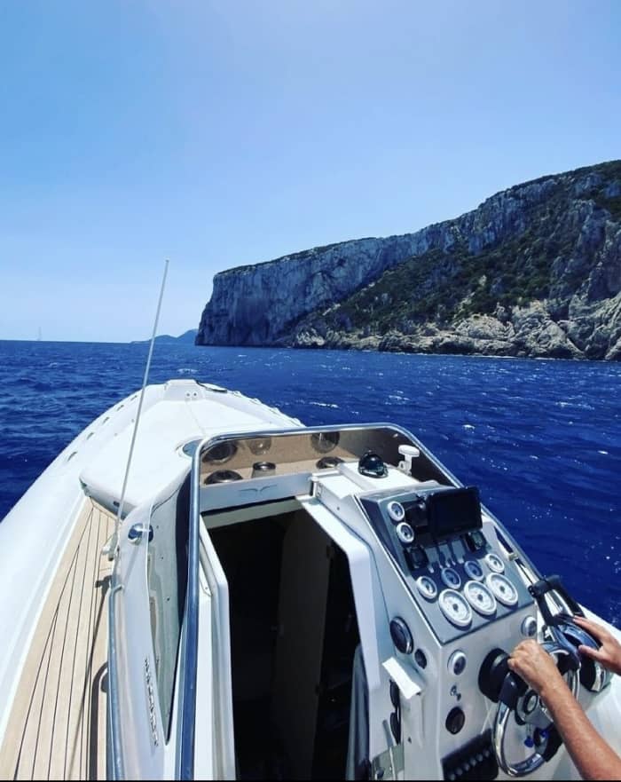 Une journée à la découverte des plus belles plages de la Costa Smeralda : détente absolue sur les eaux cristallines les plus belles de la côte